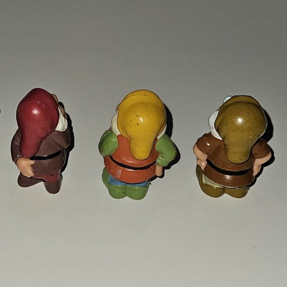 3 VTG Disney Snow White & 7 Dwarfs 2" Figures Toy Lot Doc Sneezy Happy - Picture 3 of 8
